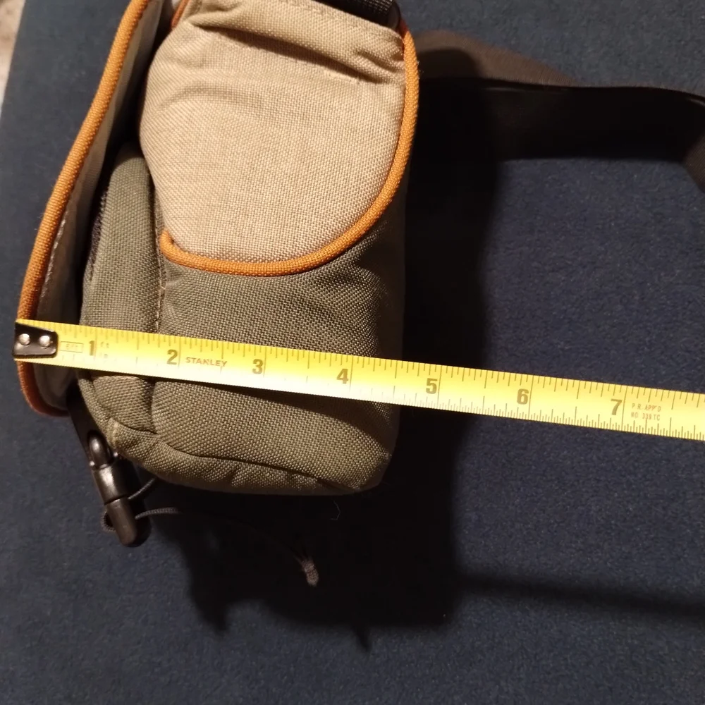 Crumpler Snauros Crossbody Camera/Electronics Bag